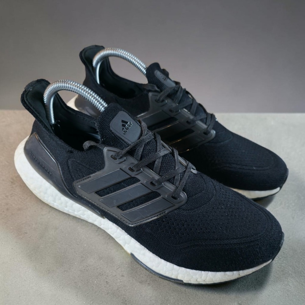 Adidas UltraBoost 21 Womens 9 Black White Walking Running Shoes *Barely Worn.
